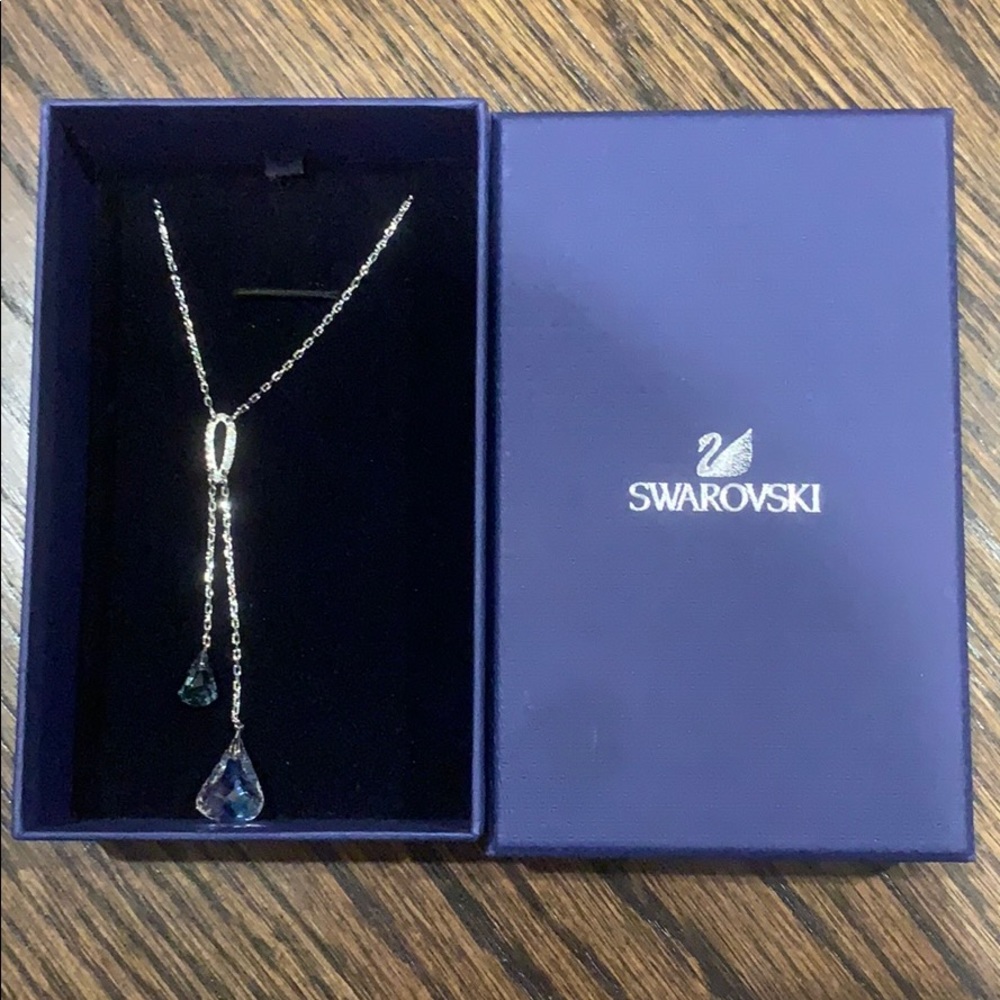 Gorgeous necklace. Never worn